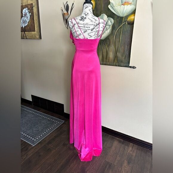 Cache pink Beautiful gown. Longer in back flutter top peek-a boo halter .size 2 - Picture 3 of 12